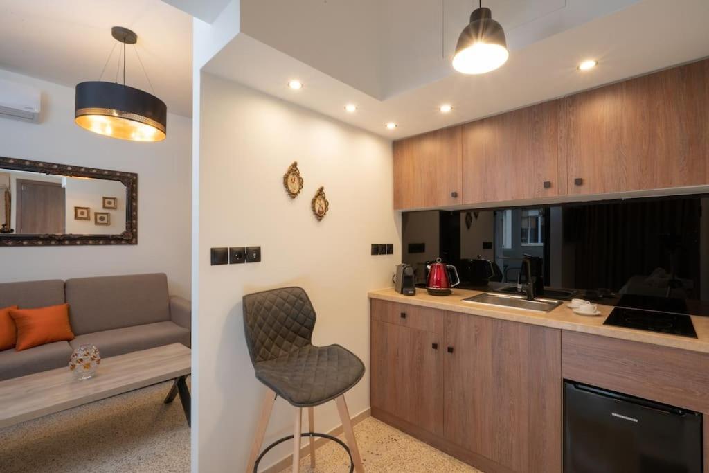 Dema Luxury Suites - Perikleous E6 Atena Exterior foto