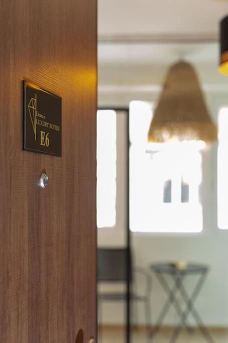 Dema Luxury Suites - Perikleous E6 Atena Exterior foto
